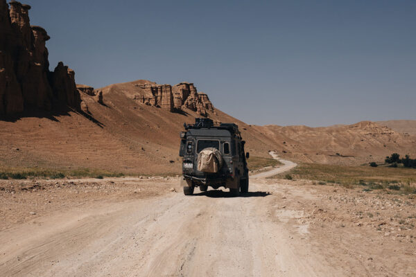 overlanding-afghanistan-landrover-defender-12 somewhere in the mountains of Afghanistan