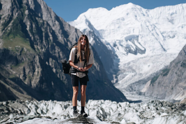 girl-on-rush-lake-trekk-hopper-valley-pakistan girl-on-rush-lake-trekk-hopper-valley-pakistan