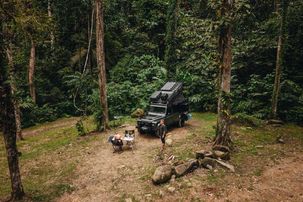 kuala-lumpur-jungle-camp-landrover-defender-2 kuala-lumpur-jungle-camp-landrover-defender-2